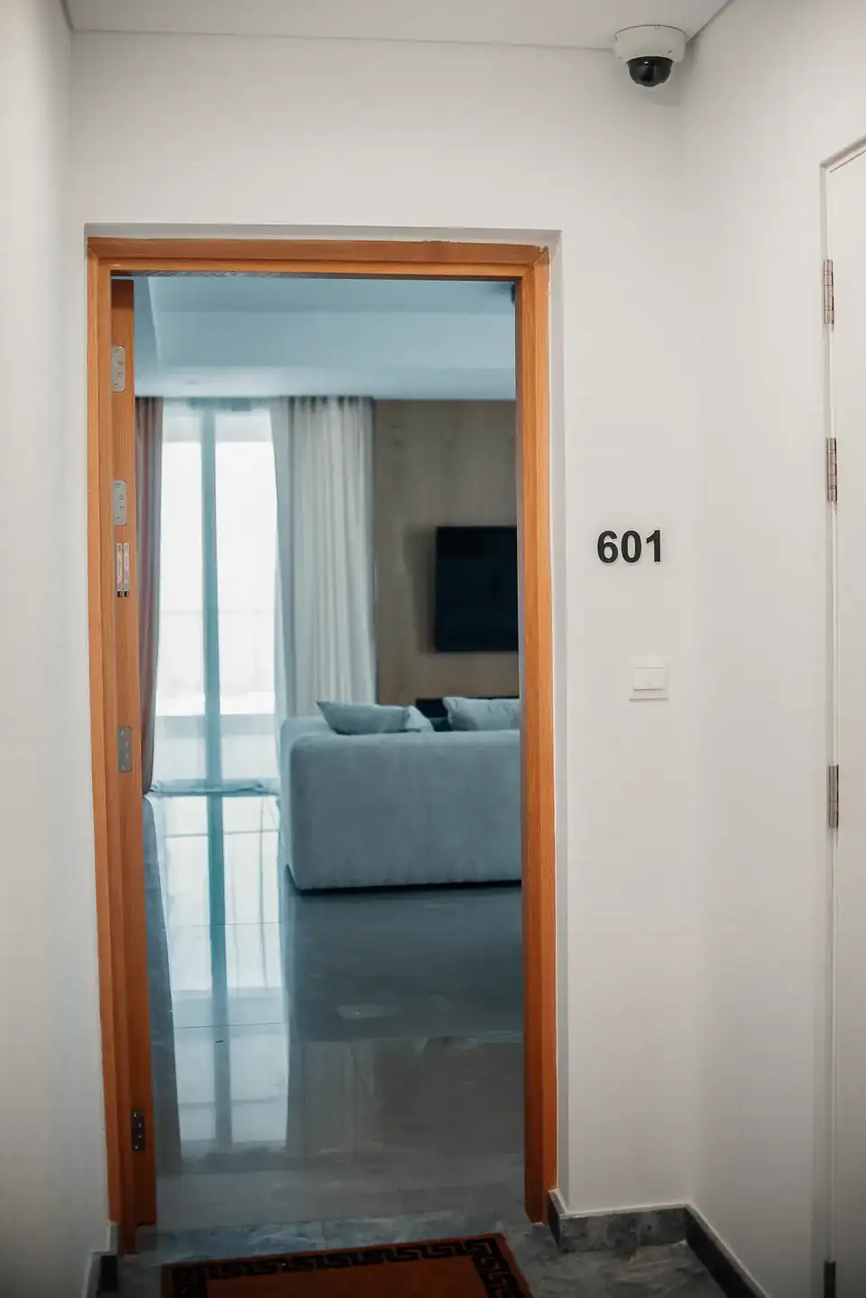 Penthouse — 33